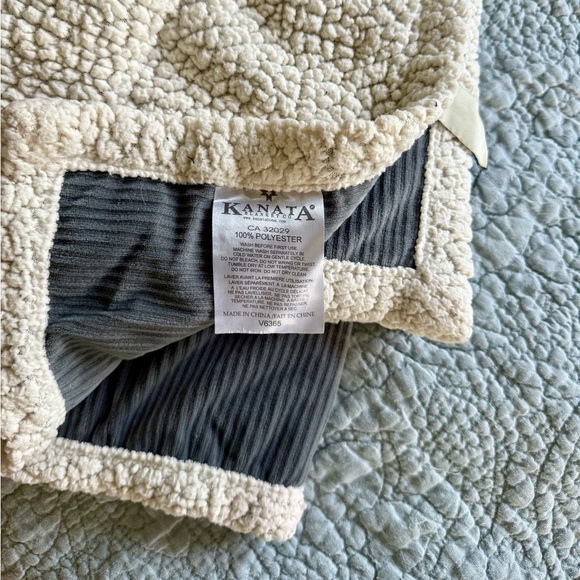 LEGO throw blanket - Picture 3 of 3